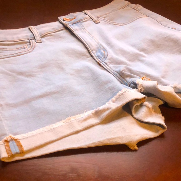 SO Jean Shorts. Size women’s 13/31W. - Picture 1 of 3